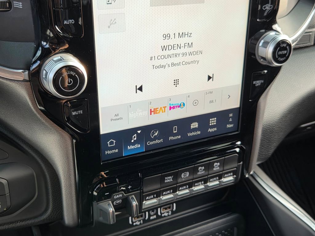 Used 2025 RAM 2500 Laramie image 17