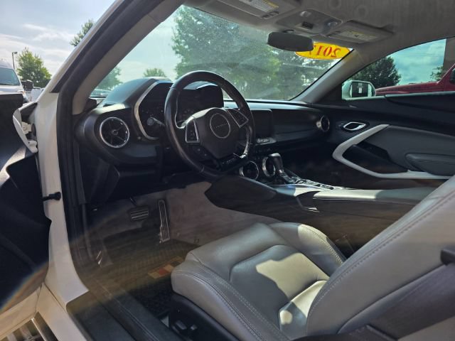Used 2017 Chevrolet Camaro LT w/ Technology Package RWD image 6