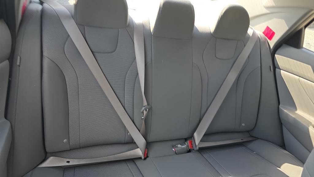 New 2026 Hyundai Elantra SE FWD image 10