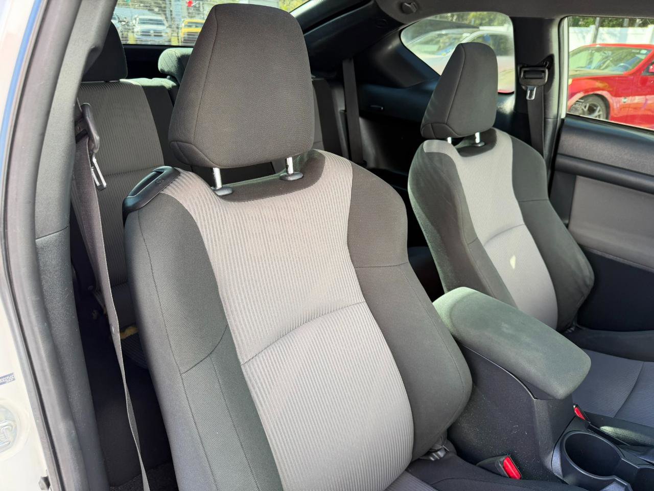 Used 2015 Scion tC 2D Hatchback image 34