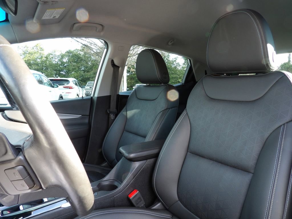 Used 2023 Chevrolet Bolt LT w/ Infotainment Package image 18