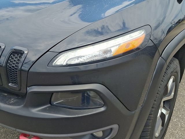 Used 2015 Jeep Cherokee Trailhawk w/ Trailer Tow Group AWD/4WD image 9