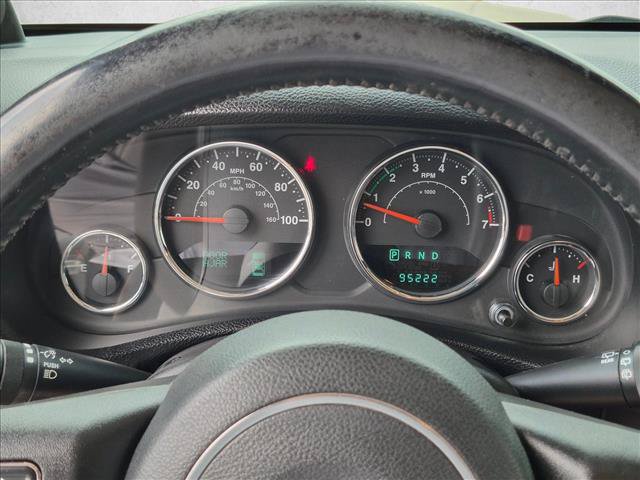 Used 2014 Jeep Wrangler Unlimited Sahara w/ Connectivity Group AWD/4WD image 10