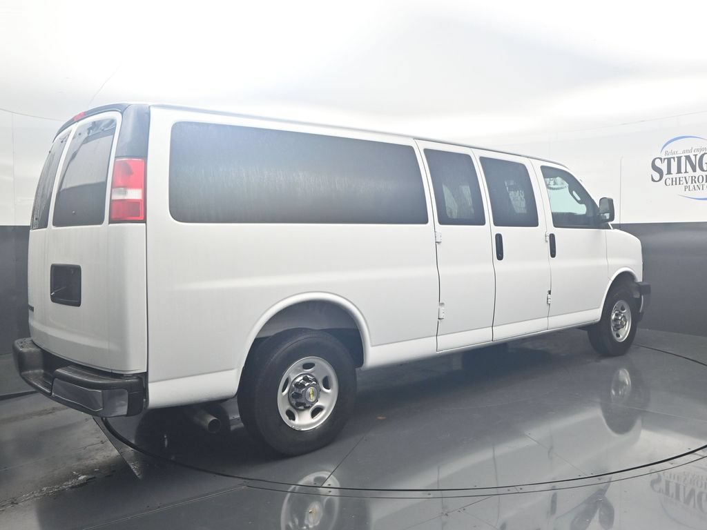 Used 2025 Chevrolet Express 3500 LT w/ LT Preferred Equipment Group RWD image 7