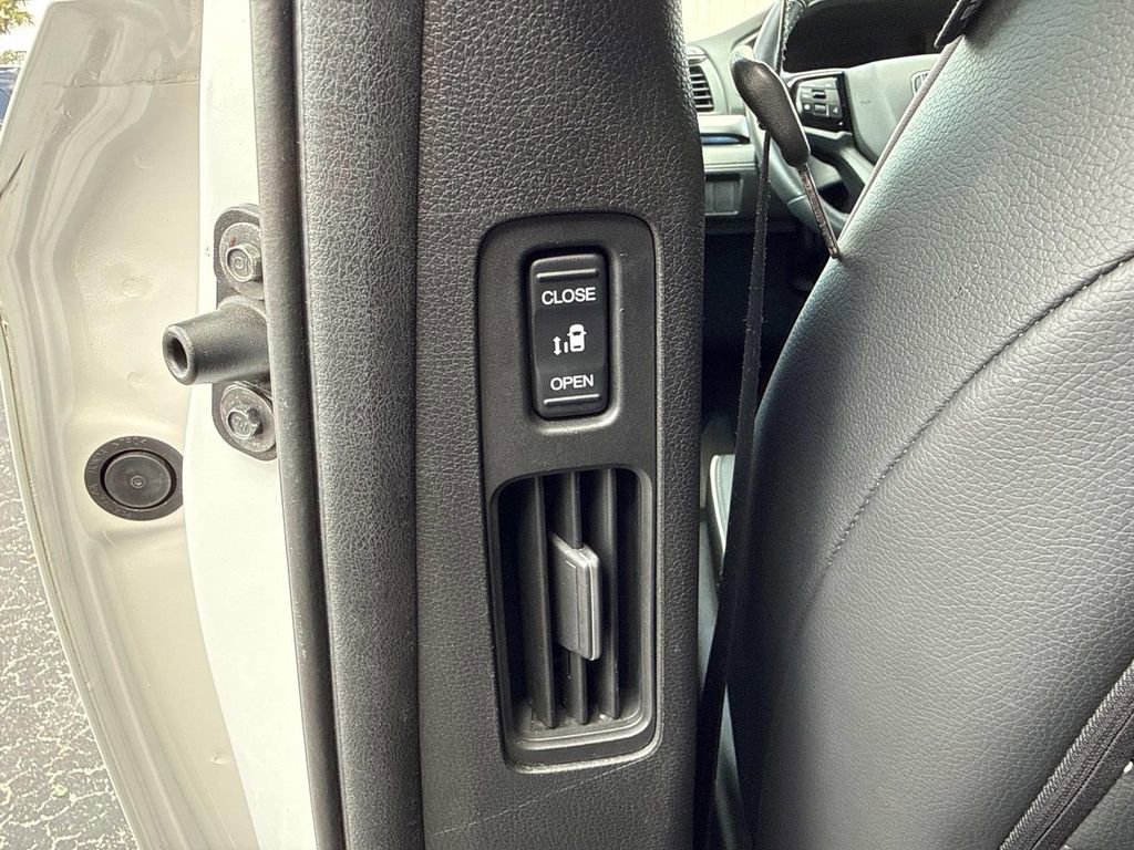 Used 2025 Honda Odyssey Touring image 13