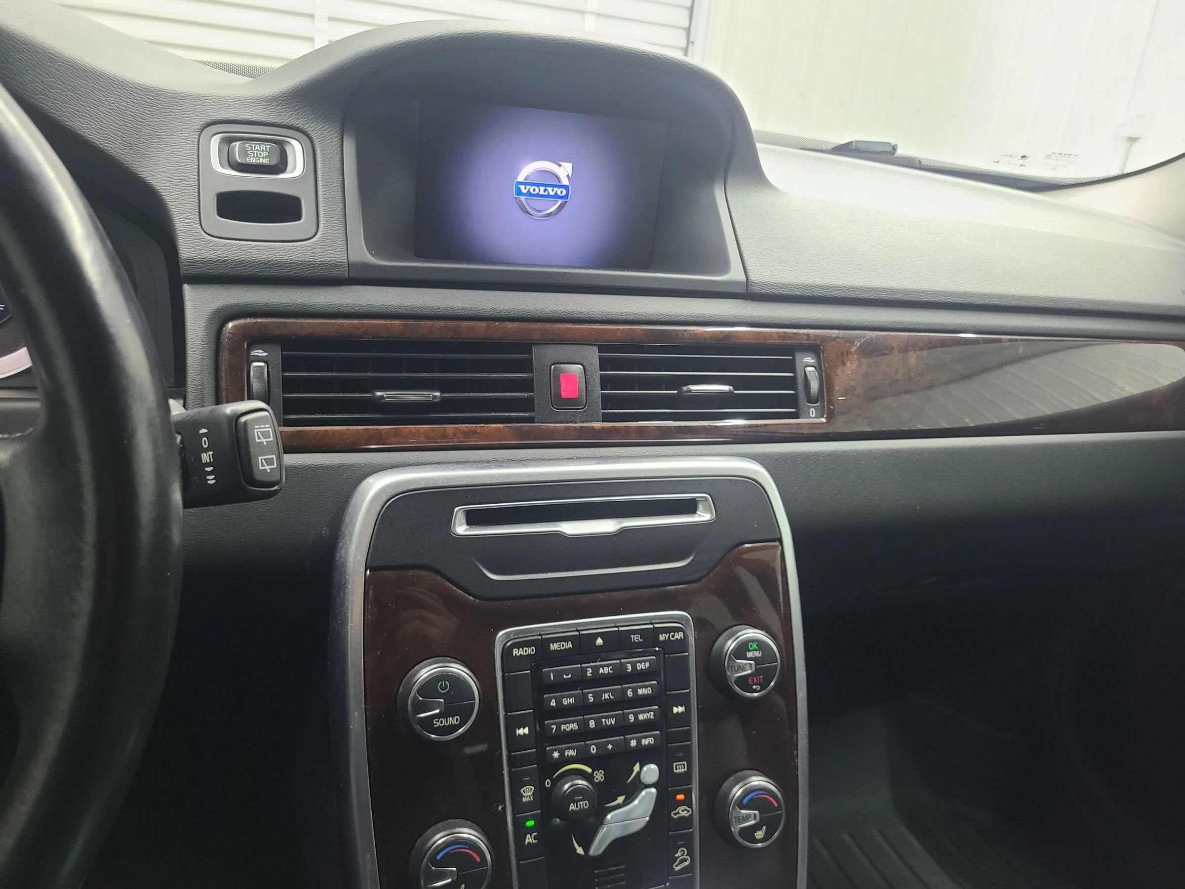 Used 2013 Volvo XC70 3.2 AWD/4WD image 26