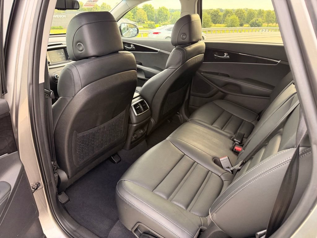 Used 2017 Kia Sorento FWD w/ LX Convenience Package image 32