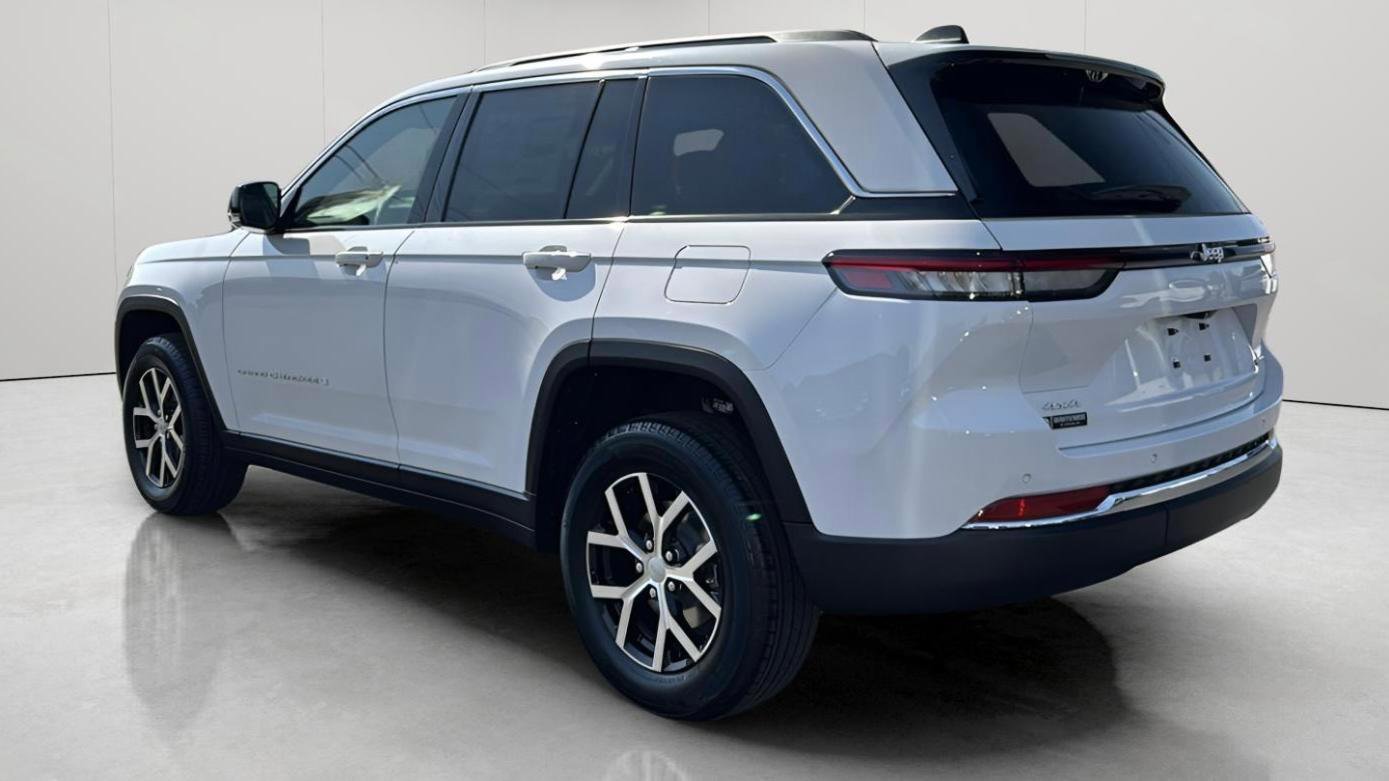 New 2025 Jeep Grand Cherokee Limited w/ Luxury Tech Group II image 8