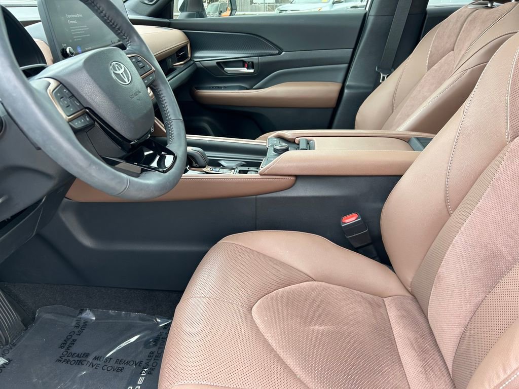 Used 2024 Toyota Grand Highlander AWD Hybrid image 11