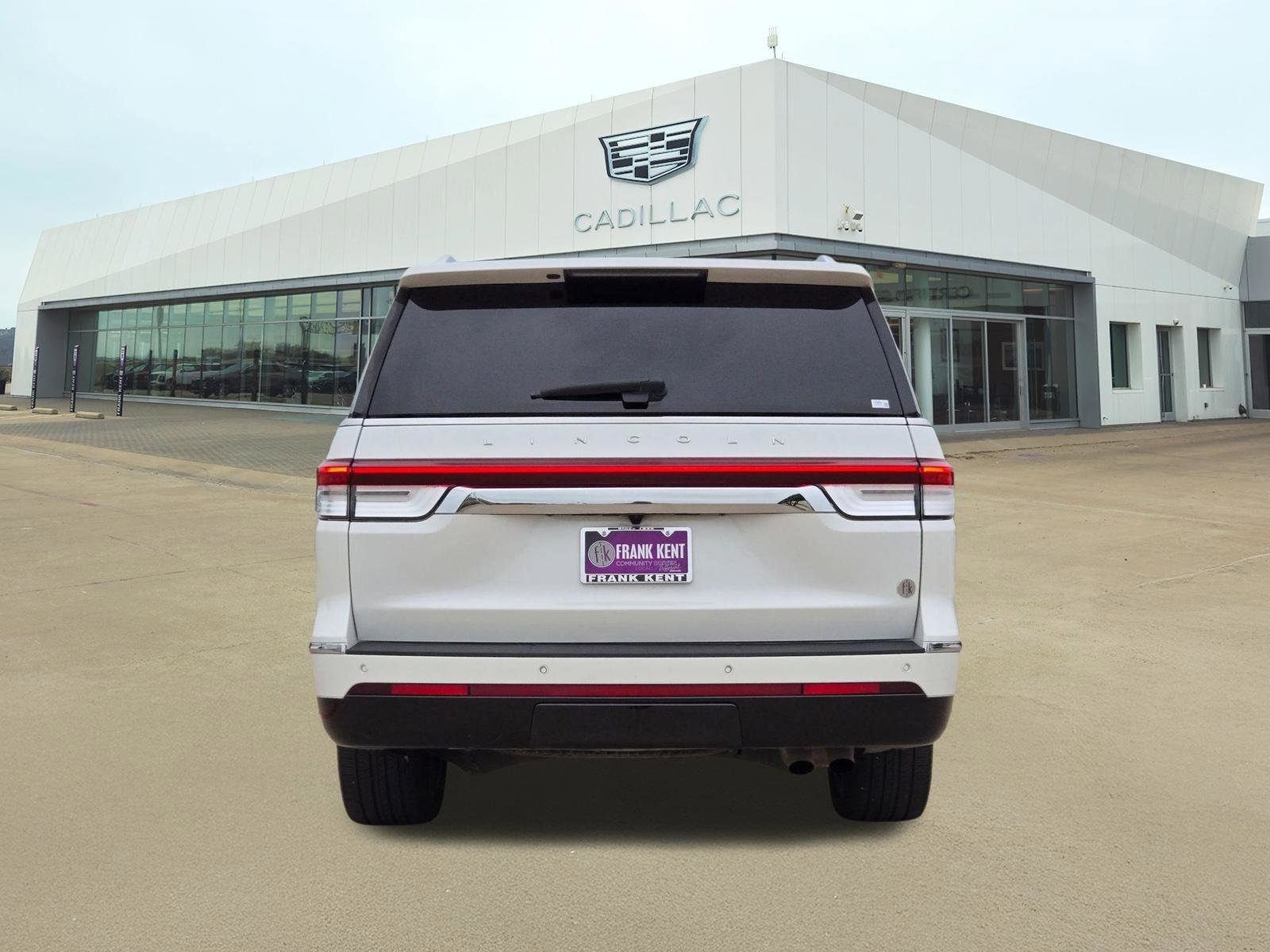 Used 2024 Lincoln Navigator L Reserve AWD/4WD image 5