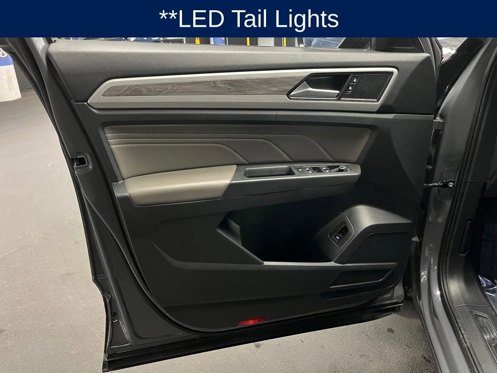Used 2022 Volkswagen Atlas Cross Sport SE w/ Panoramic Sunroof Package image 19