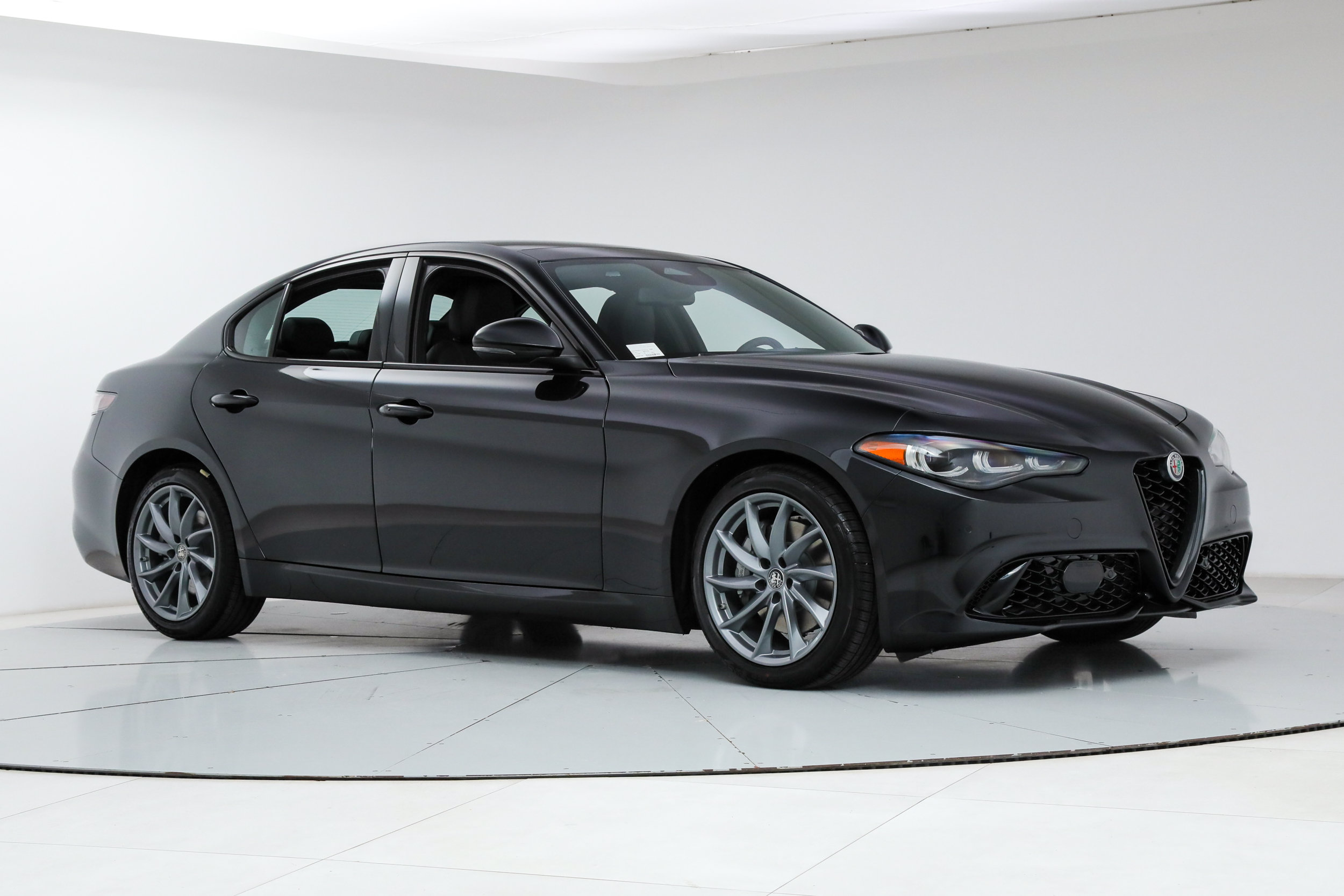 New 2026 Alfa Romeo Giulia w/ Driving Assist Package RWD image 7