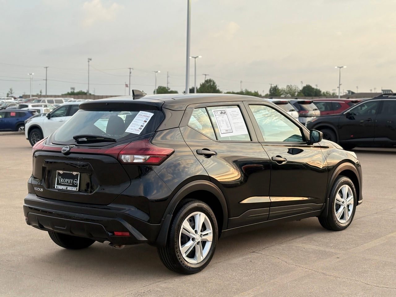 Certified 2025 Nissan Kicks Play S FWD image 7