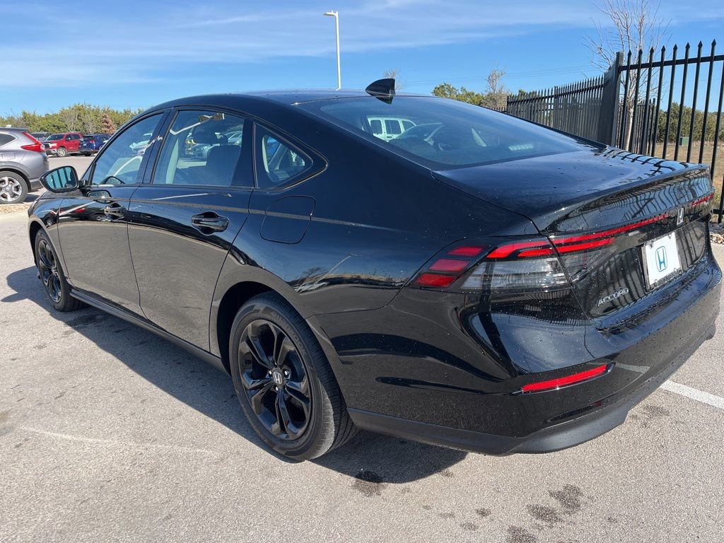 Used 2025 Honda Accord SE image 6