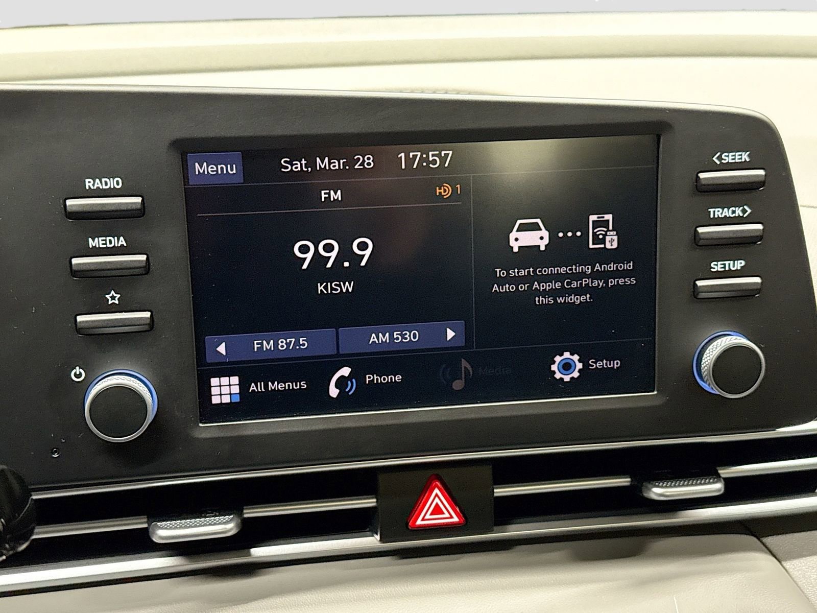 Used 2023 Hyundai Elantra SE image 18