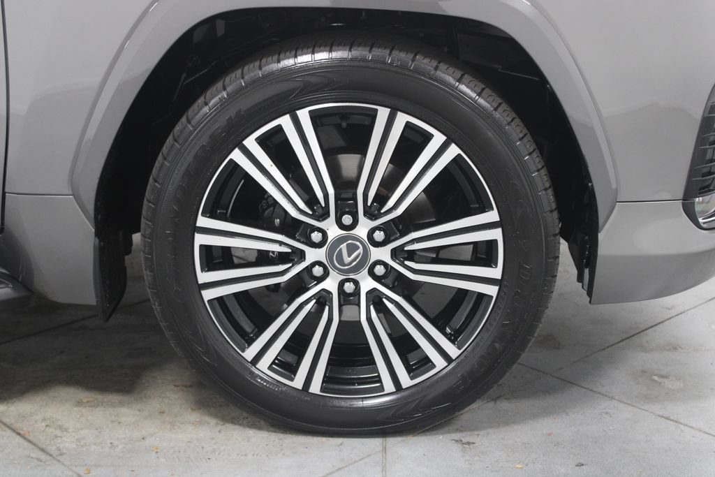 Used 2024 Lexus LX 600 4WD w/ Luxury Package image 13