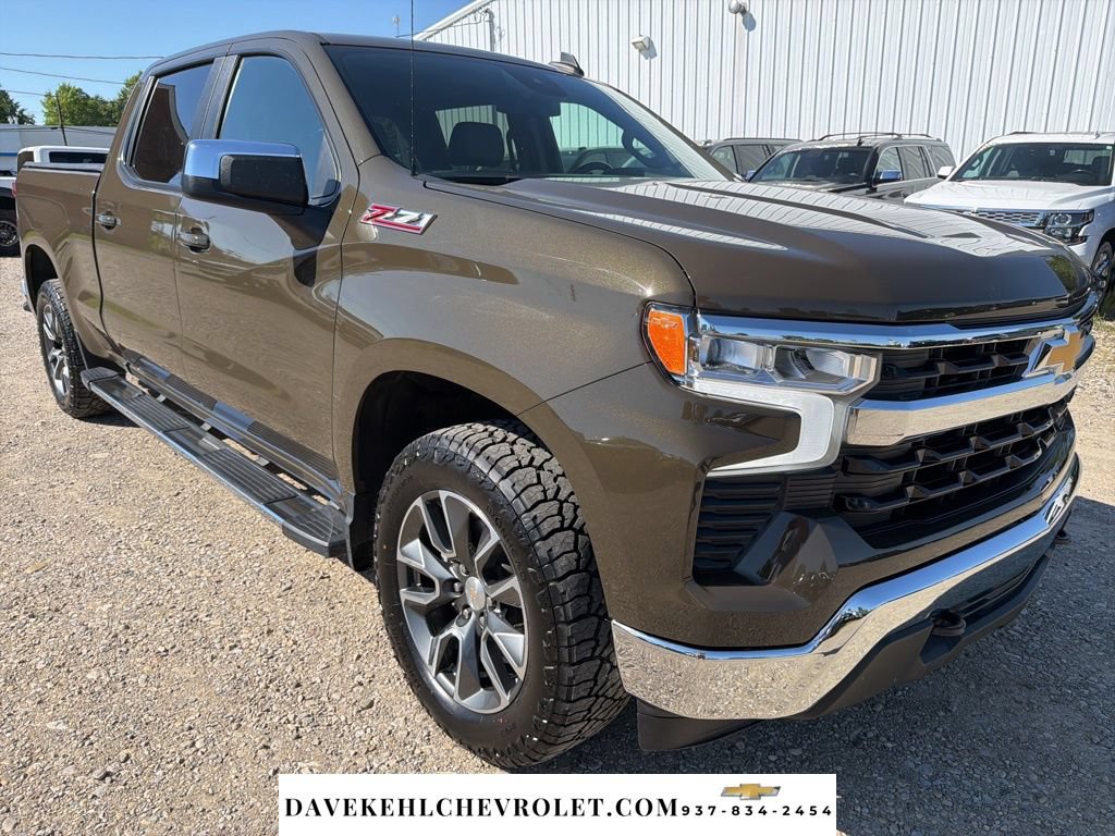 Used 2023 Chevrolet Silverado 1500 LT AWD/4WD image 7
