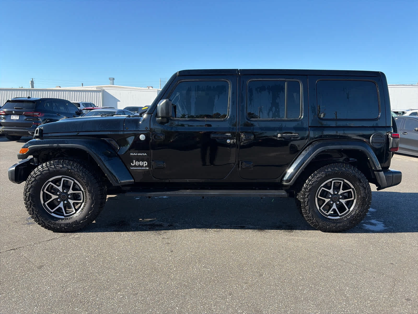 Used 2024 Jeep Wrangler Unlimited Sahara w/ Technology Group AWD/4WD image 5