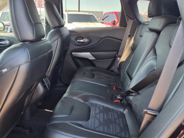 Used 2022 Jeep Cherokee Latitude AWD/4WD image 24