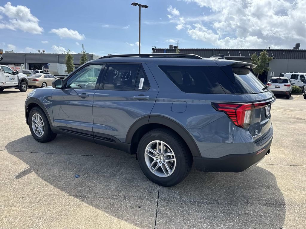 New 2026 Ford Explorer Active w/ Active Comfort Package image 3