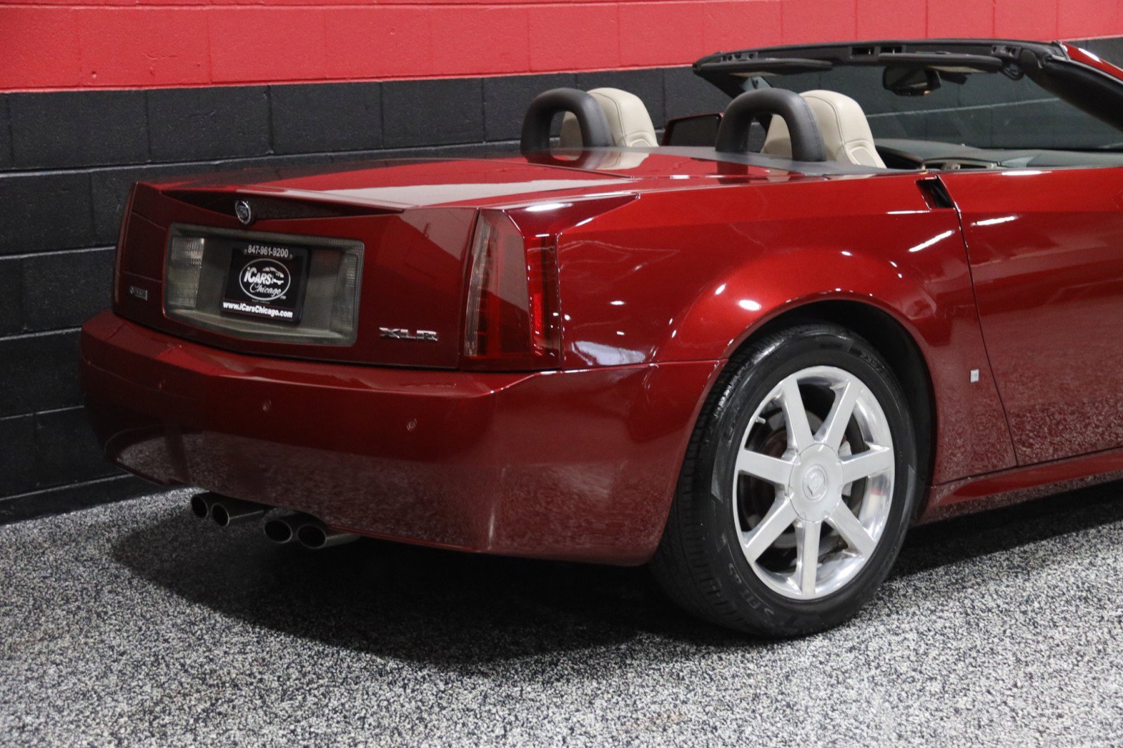 Used 2006 Cadillac XLR image 9