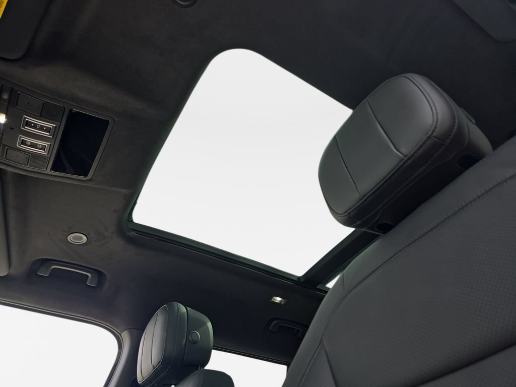 New 2026 Land Rover Defender 110 X AWD/4WD image 30