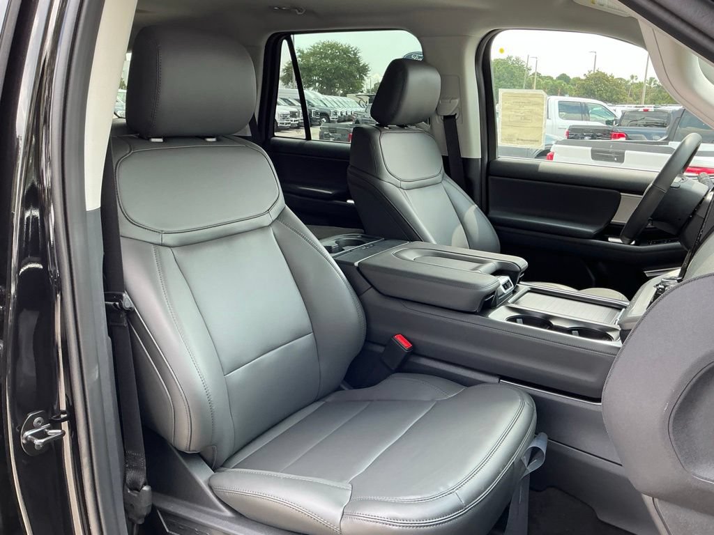 New 2026 Ford Expedition Active RWD image 18