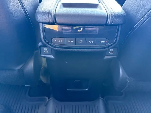 Used 2024 Toyota Grand Highlander AWD image 18