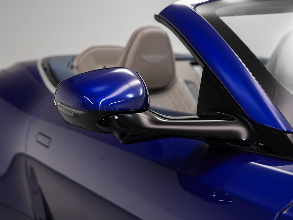Used 2024 Aston Martin DB12 Convertible image 10