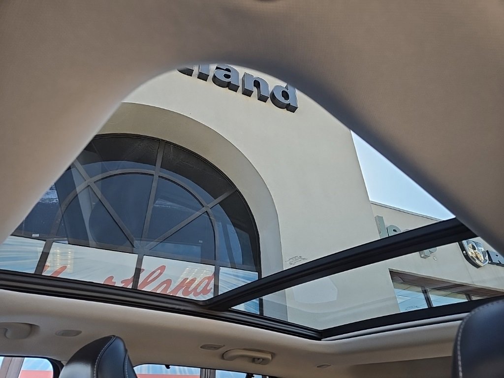 Used 2022 Jeep Grand Cherokee Limited 4xe w/ Luxury Tech Group II image 78