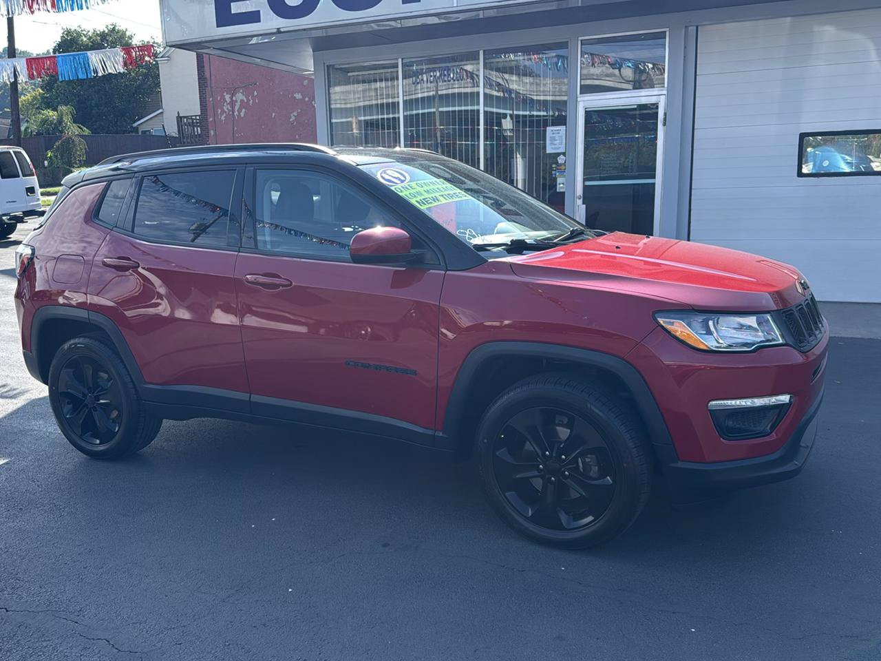 Used 2019 Jeep Compass Latitude AWD/4WD image 1