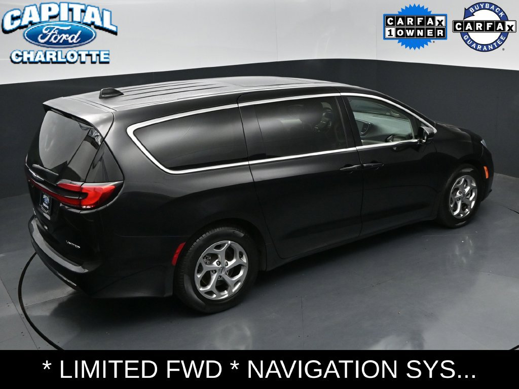 Used 2024 Chrysler Pacifica Limited FWD image 32