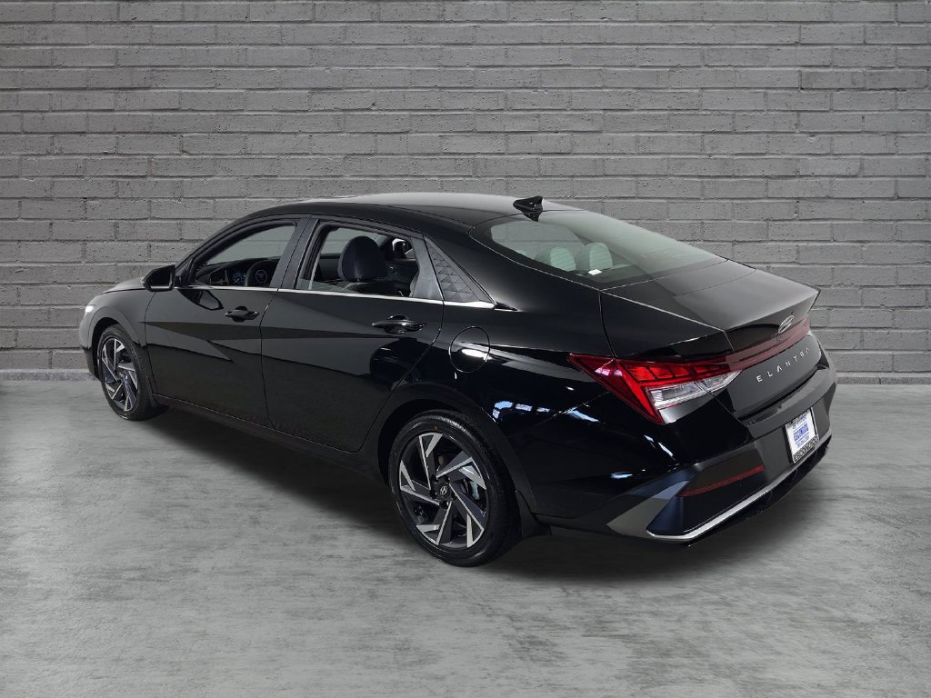 New 2026 Hyundai Elantra Limited FWD image 5
