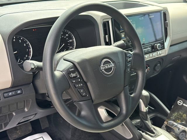 Used 2025 Nissan Frontier SV image 17
