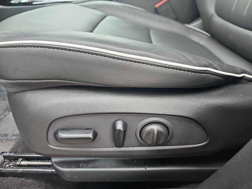 Certified 2024 Buick Encore GX Avenir w/ Avenir Convenience Package AWD/4WD image 34