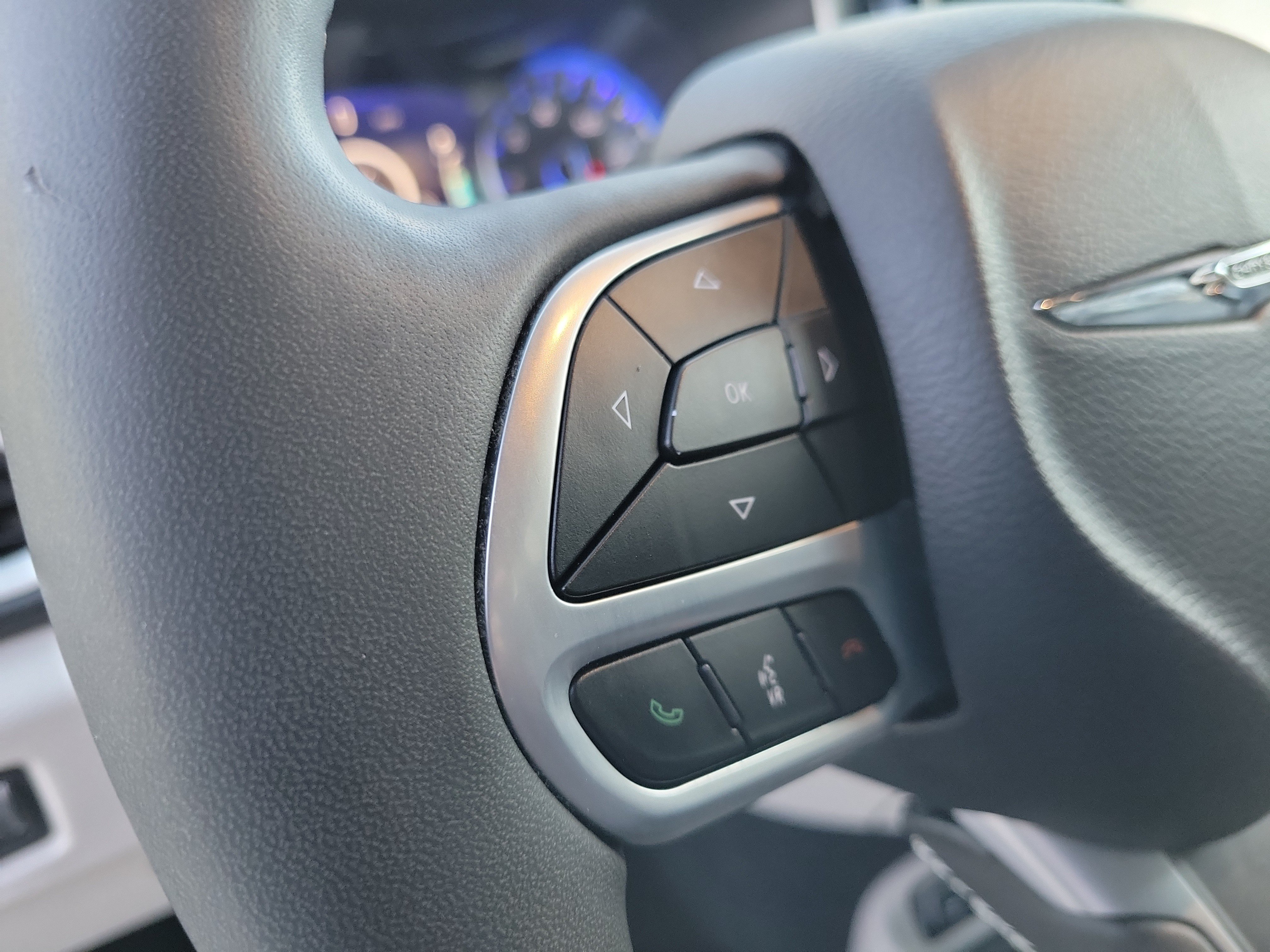 Used 2024 Chrysler Pacifica Touring-L FWD image 25