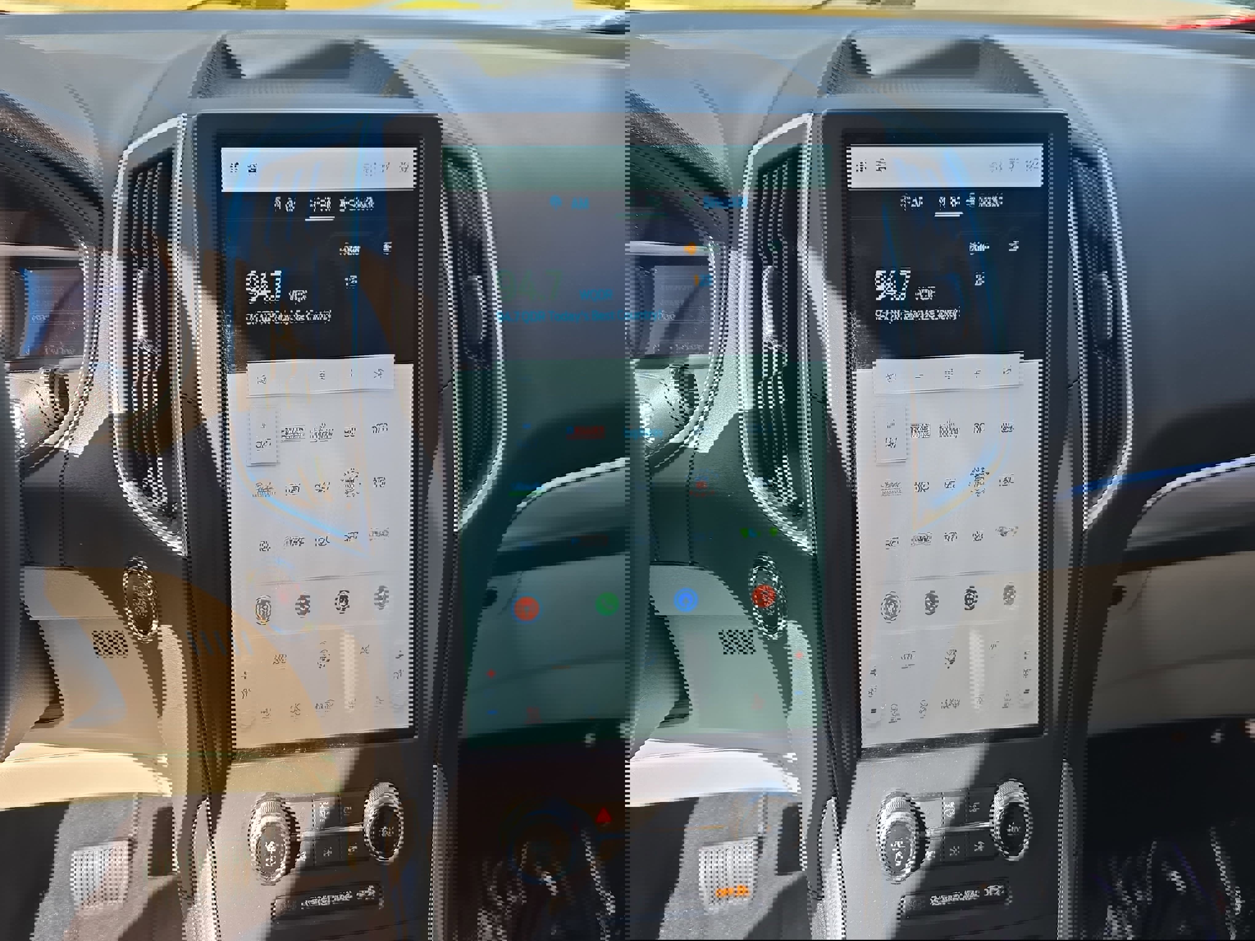 Used 2023 Ford Edge Titanium w/ Equipment Group 301A image 19