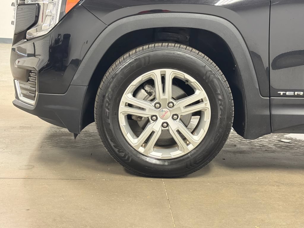 Used 2024 GMC Terrain SLE AWD/4WD image 11