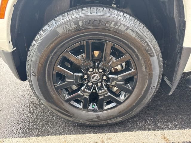 Used 2023 Nissan Frontier SV w/ Midnight Edition Package image 9