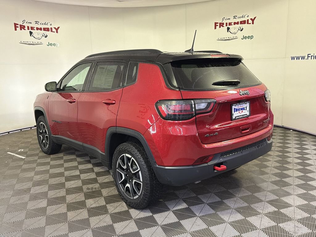 Used 2024 Jeep Compass Trailhawk w/ Trailhawk Elite Group AWD/4WD image 4