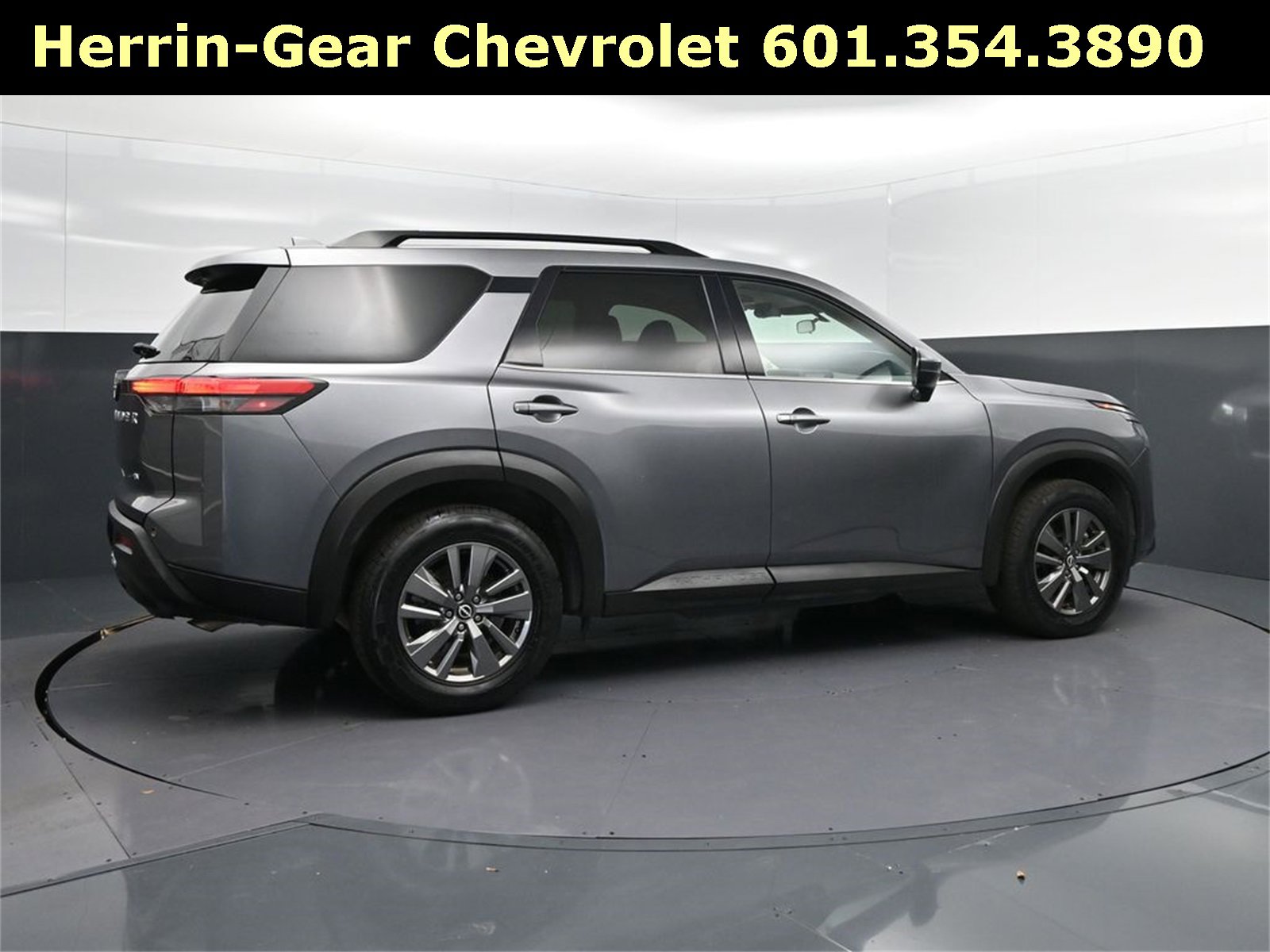 Used 2022 Nissan Pathfinder SV image 8