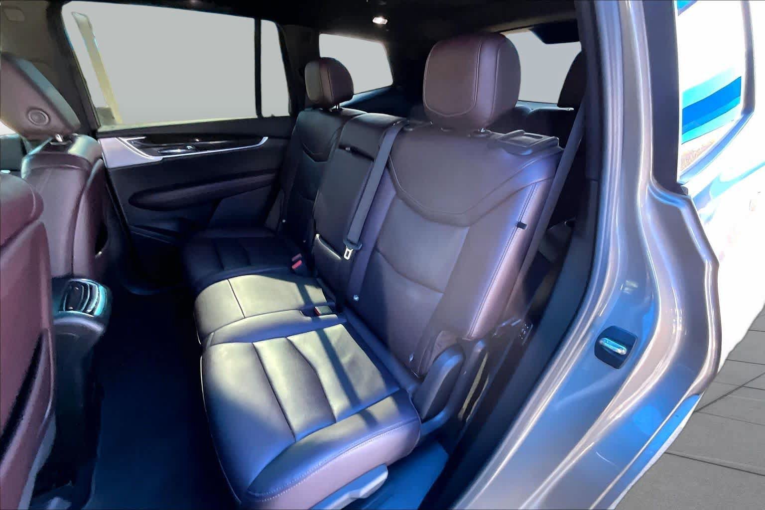 Used 2023 Cadillac XT6 Premium Luxury FWD image 21