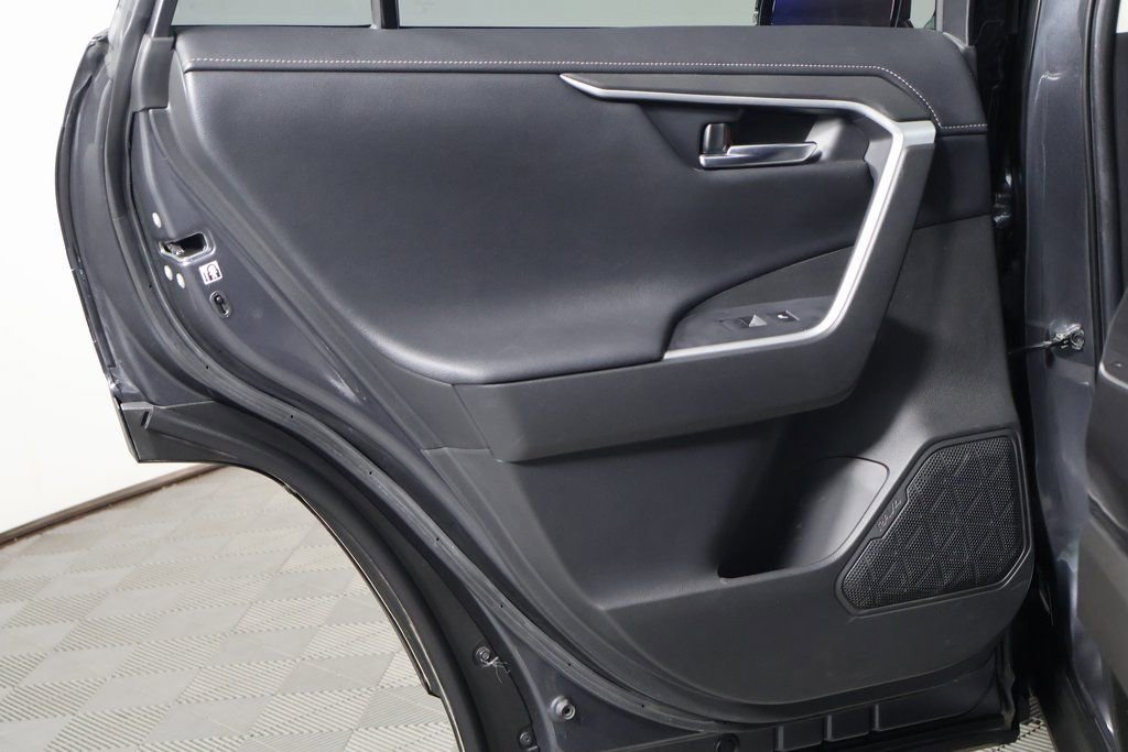 Used 2020 Toyota RAV4 Limited image 13