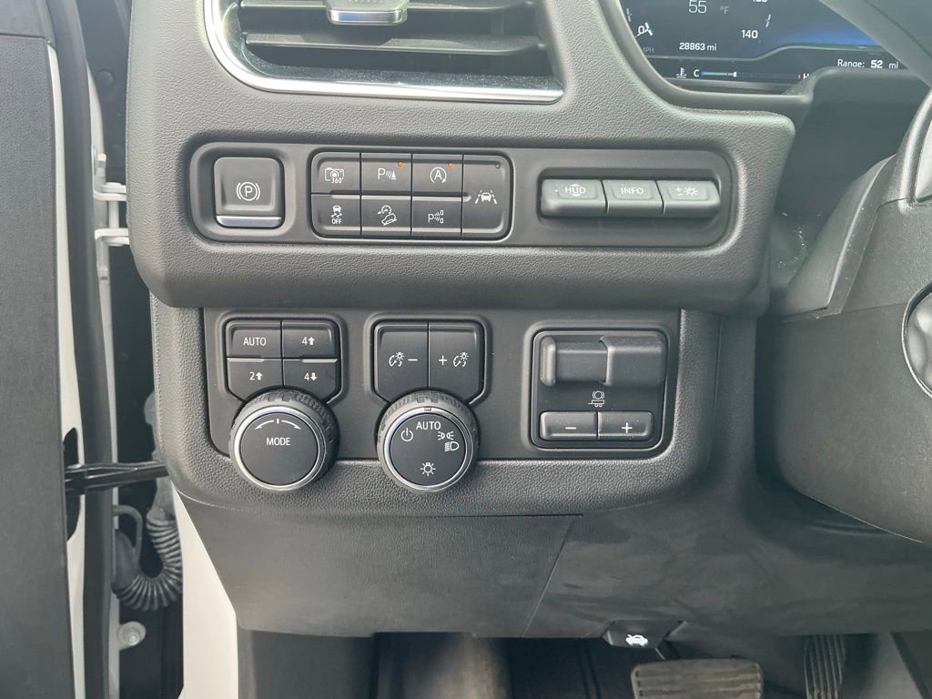 Used 2024 Chevrolet Suburban Premier w/ Advanced Technology Package AWD/4WD image 18