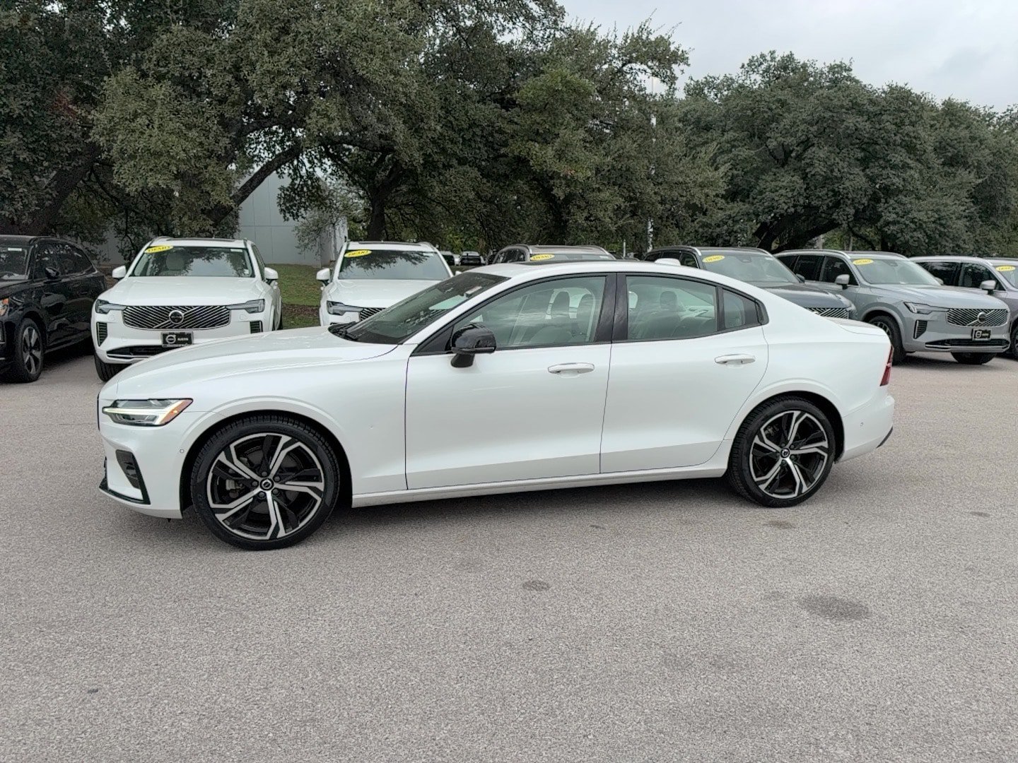 Certified 2024 Volvo S60 B5 Plus FWD image 3