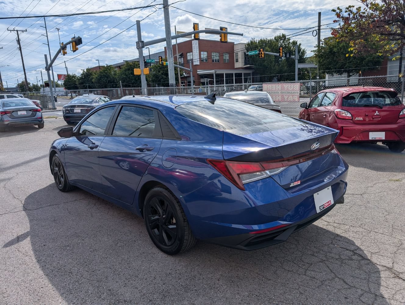 Used 2022 Hyundai Elantra SEL FWD image 8