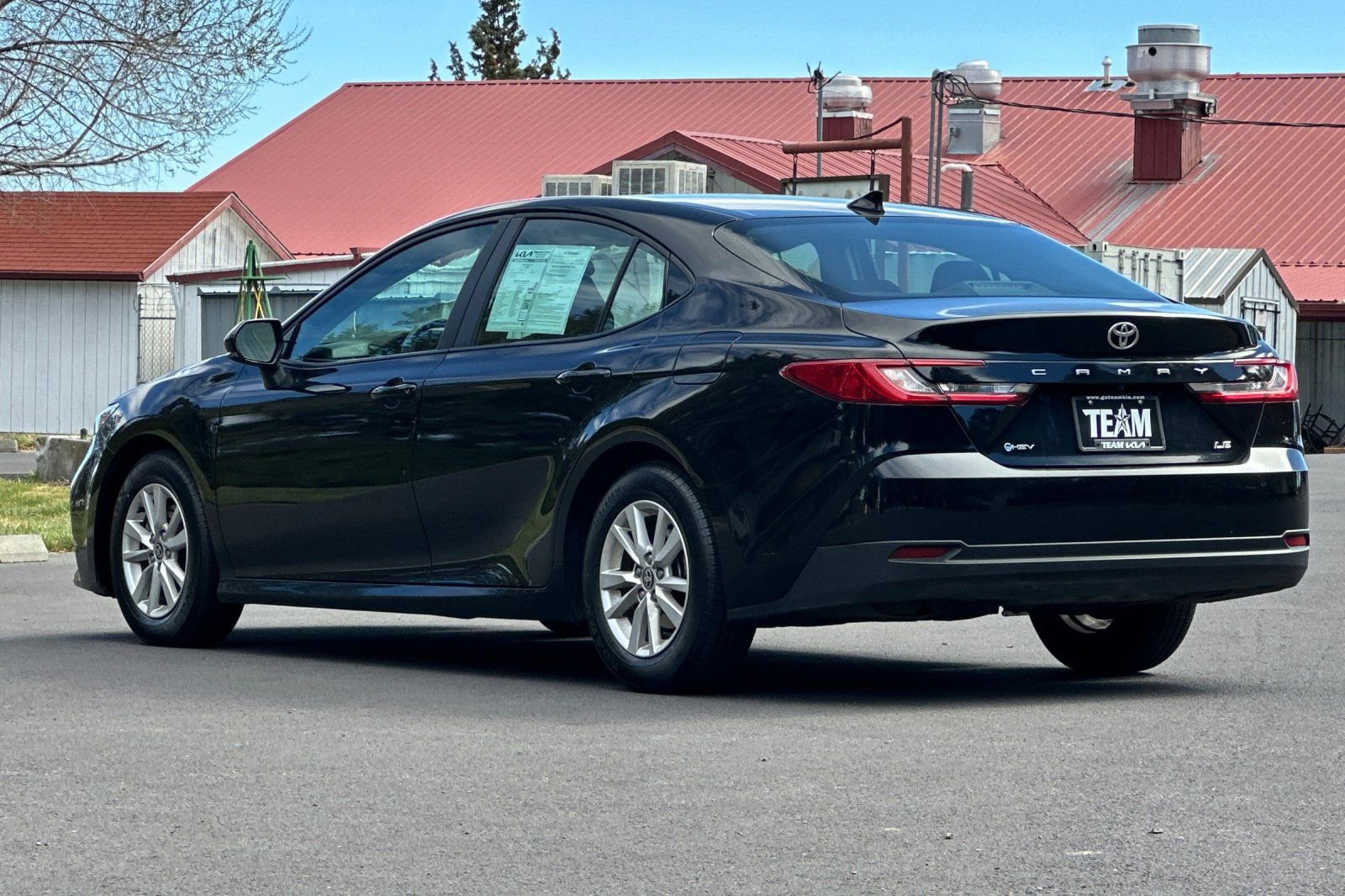 Used 2025 Toyota Camry LE image 6