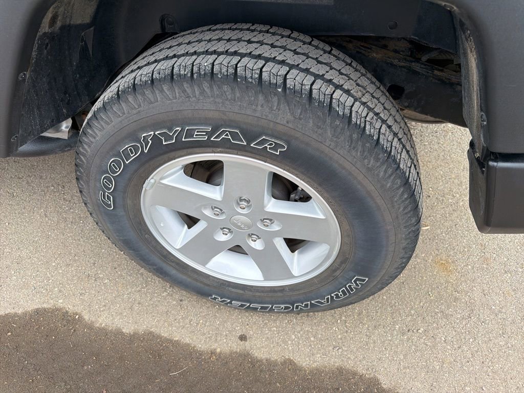 Used 2018 Jeep Wrangler Sport image 9