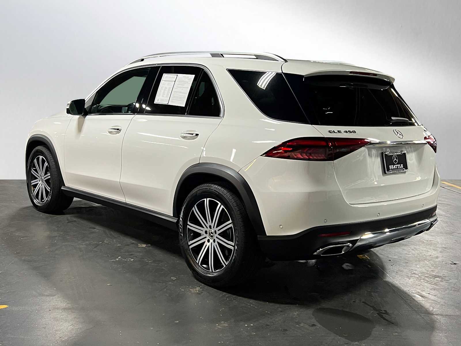 Used 2025 Mercedes-Benz GLE 450 4MATIC image 5