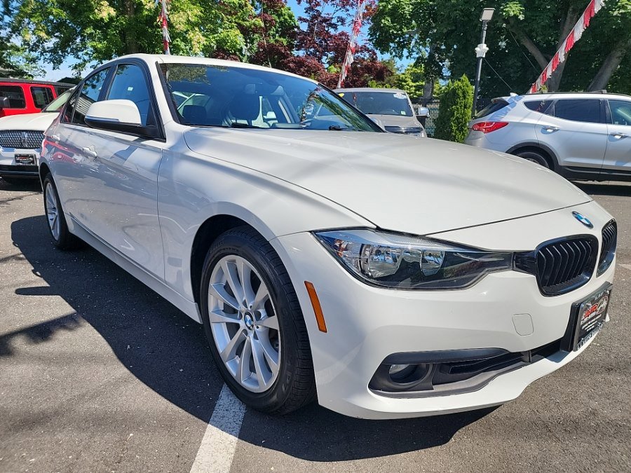 Used 2016 BMW 320i xDrive Sedan AWD/4WD image 4